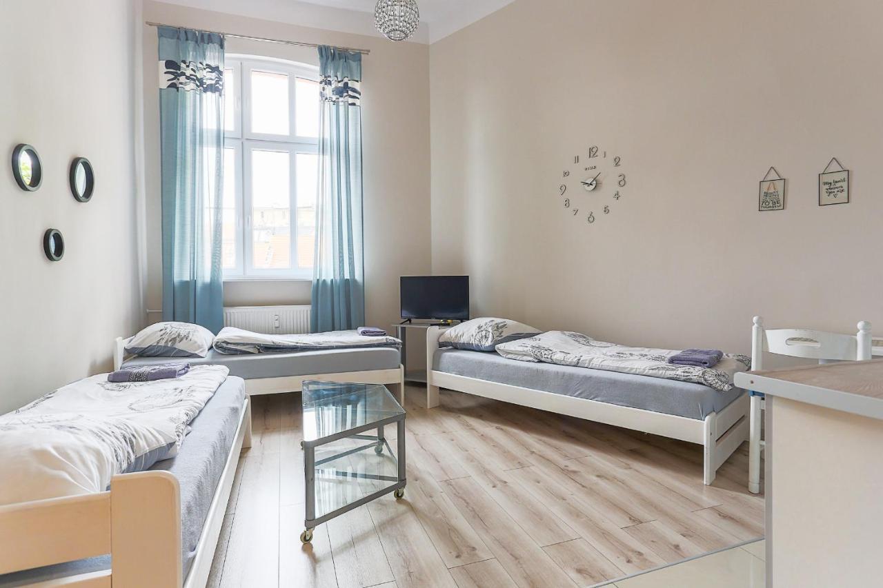 Apartment Three Single Beds *
